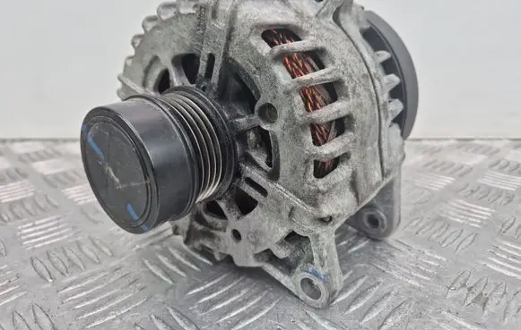 Mercedes-Benz CLA C118 X118 Generator/alternator A0009068206