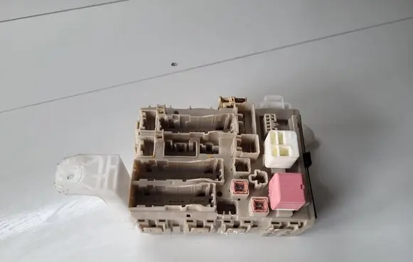 Toyota Verso Fuse module