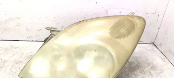Toyota Corolla Verso AR10 Headlight/headlamp