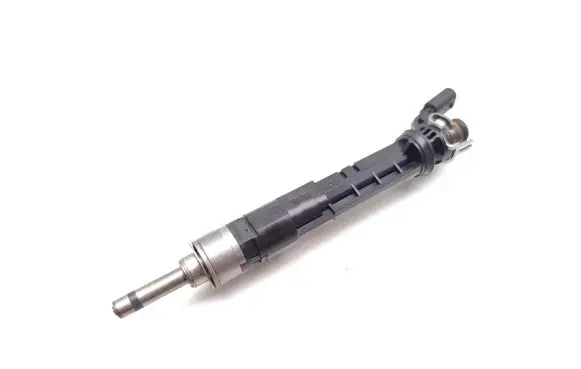 Mercedes-Benz A W176 Fuel injector A2820700087 166002932R