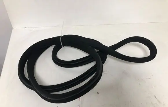 Mercedes-Benz C AMG W204 Rear door rubber seal (on body) 