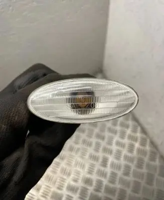 Nissan Qashqai Front fender indicator light SAEE208
