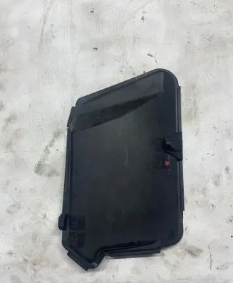 Mercedes-Benz E W211 Fuse box cover A2115400182