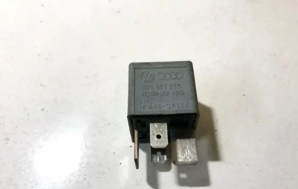 Audi A4 S4 B5 8D Other relay 8d0951253 v23134-j52-x300