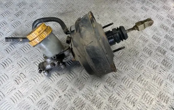 Subaru Impreza I Brake booster