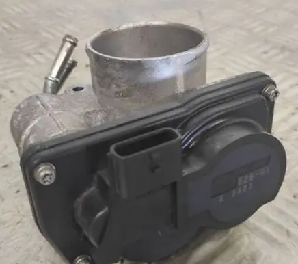 Nissan Juke I F15 Throttle valve SERA52601 K3403