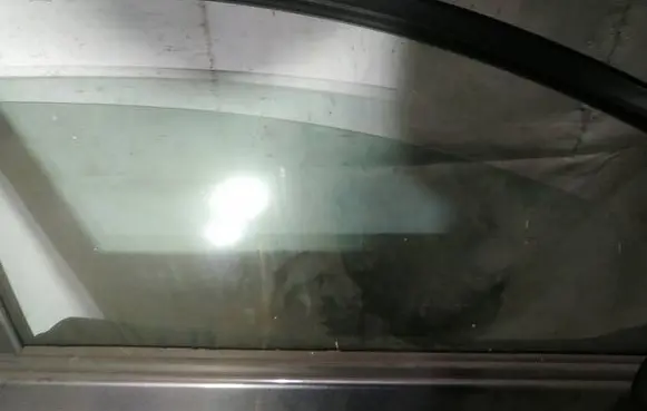 Toyota Auris 150 Front door window glass four-door as2
