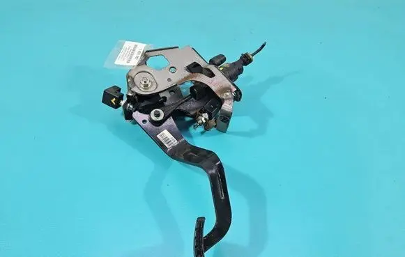 Hyundai Elantra Pedal assembly 328023X120 IMPRK1451967