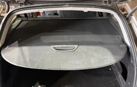 Renault Megane III Parcel shelf load cover 