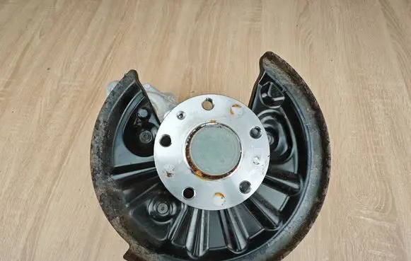 Audi Q3 F3 Rear wheel hub spindle/knuckle 5QF505435G