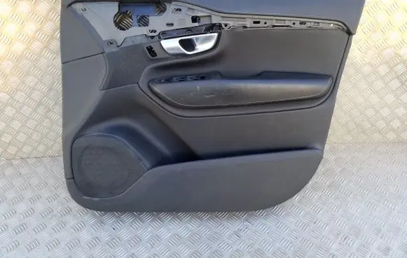 Volvo XC90 Front door card panel trim 32237618