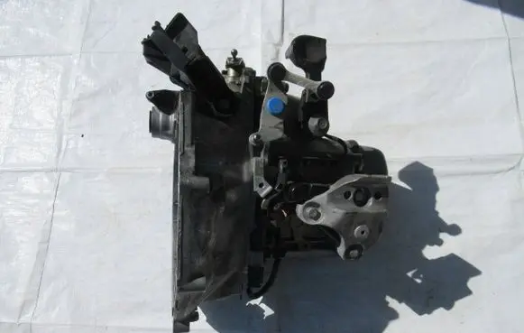 Peugeot 2008 II Manual 5 speed gearbox 20A705