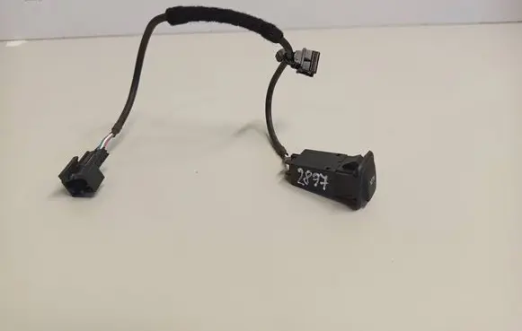 Audi Q5 SQ5 AUX in-socket connector 8J0035475