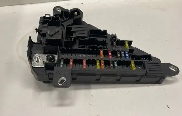 BMW 5 E60 E61 Fuse box set 9138830 518956057