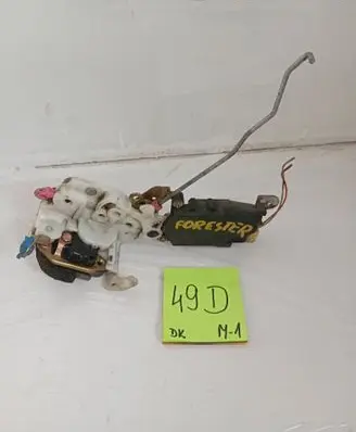 Subaru Forester SG Front door lock 1212123