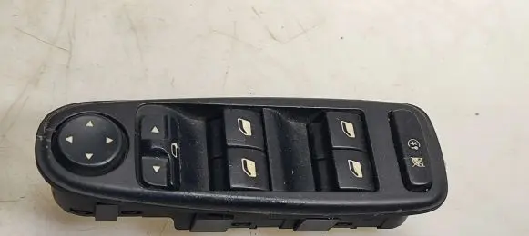 Citroen C4 I Picasso Electric window control switch 96590658XT 007050609