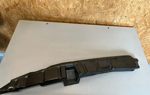 Renault Arkana Fender end trim 