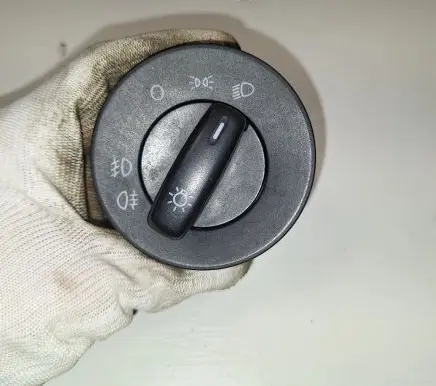 Skoda Octavia Mk2 (1Z) Light switch 1Z0941431C 74850047