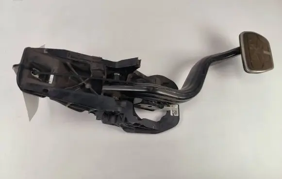 BMW X4M F98 Brake pedal sensor switch 687427305 D2687427305 1739623