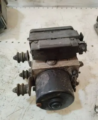 Volkswagen Touran I ABS Pump 1K0907379AA 10096003603 00005305G1