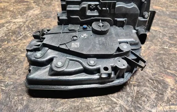 BMW 2 F45 Front door lock 7281934