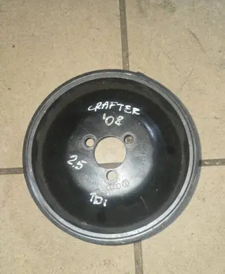 Volkswagen Crafter Power steering pump pulley 074121031