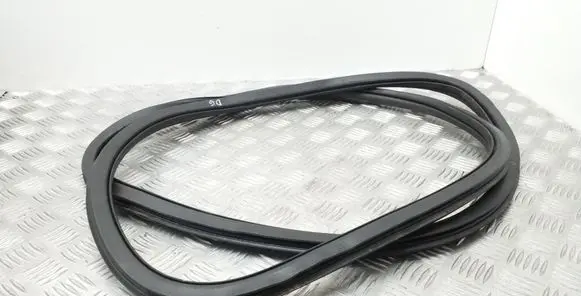 Volkswagen Jetta VI Rear door rubber seal (on body) 5C6867914B