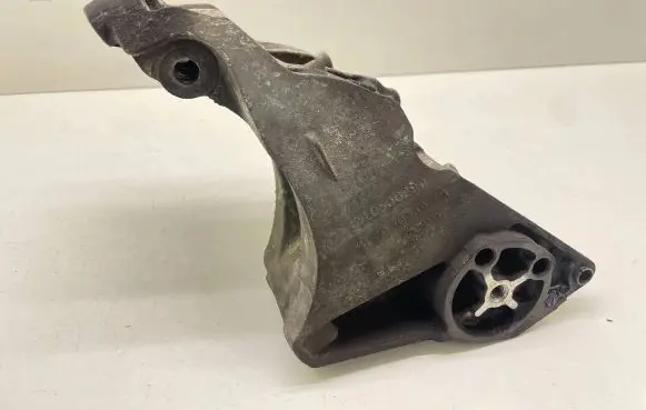 Land Rover Range Rover Sport L320 Engine mounting bracket 4H2Q10239EA YLU500290