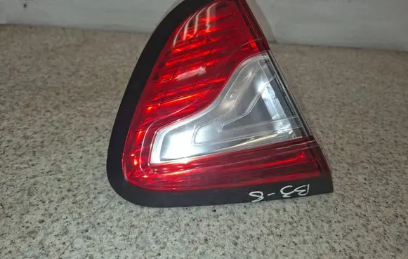 Renault Captur Tailgate rear/tail lights 265557893R 86402177 AZA185170