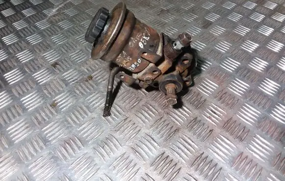 Toyota Avensis Verso Power steering pump