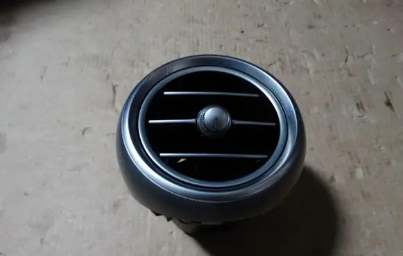 Mercedes-Benz C W205 Dash center air vent grill A2058303900