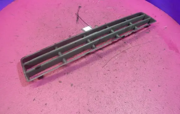 Volkswagen Golf IV Front bumper lower grill 1j0853677D