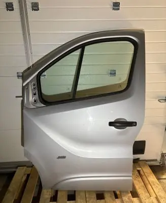 Renault Trafic III (X82) Front door 