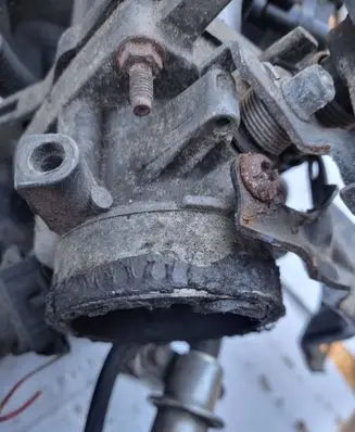 Mitsubishi Galant Throttle valve
