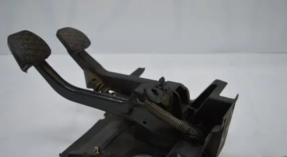 Mercedes-Benz C W203 Pedal assembly A2032901401 A2036890008