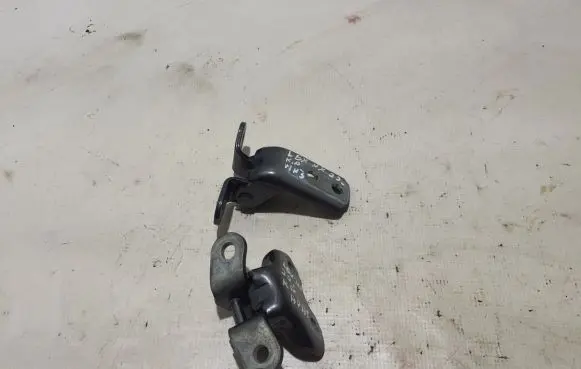 Lexus NX Front door upper hinge 6872012151