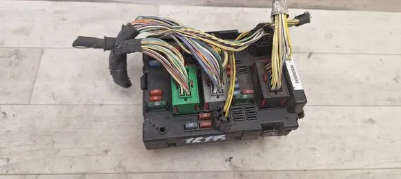 Citroen C8 Fuse module 9650663980