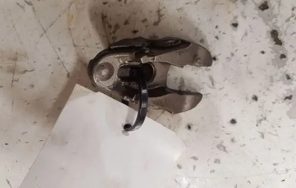Ford Mondeo MK V Fuel Injector clamp holder 23818