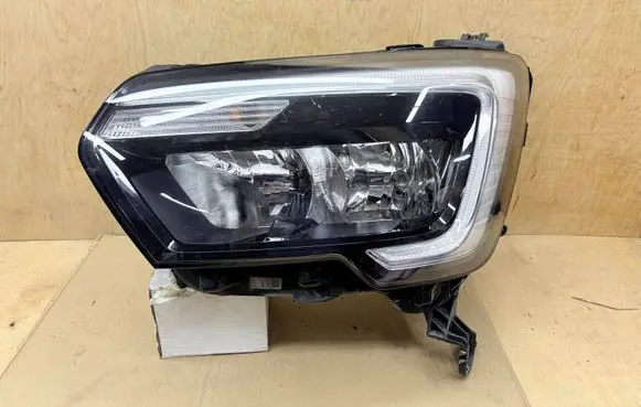 Renault Master III Headlight/headlamp 260607867R 0021113005 366900804