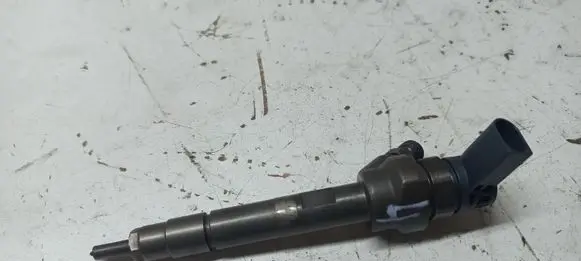 BMW 5 F10 F11 Fuel injector 7810702