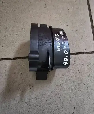 BMW 5 E60 E61 Mass air flow meter 7788744 0928400504