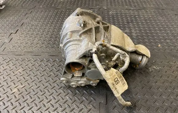 Land Rover Discovery Sport Gearbox transfer box case 10438925 7148292 K8D27L486AC
