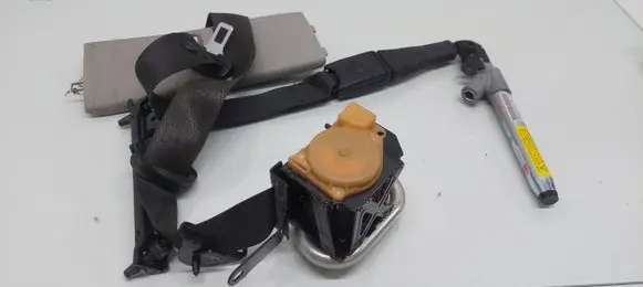 Opel Insignia A Front seatbelt 306981099P 5010C4E2ND PPMB97211Q