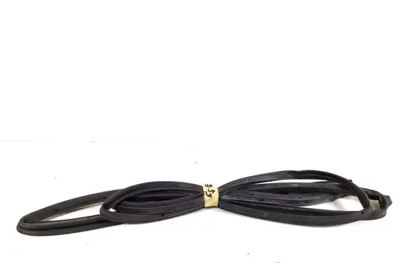 Toyota Avensis Verso Front door rubber seal 67872-44040