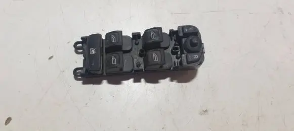 Volvo XC70 Electric window control switch 30773269 03454200