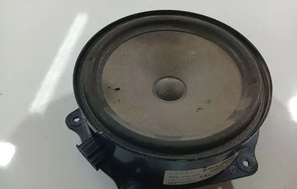 Audi A2 Front door speaker 8Z0035411