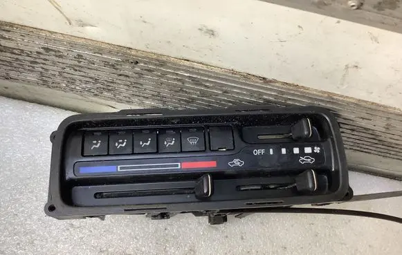 Suzuki Grand Vitara I Climate control unit 7451063G