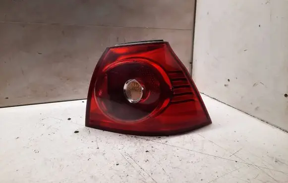Volkswagen Golf V Rear/tail lights 4VFX13404AB