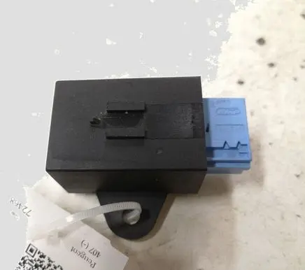 Peugeot 407 Seat heating relay 9652174680