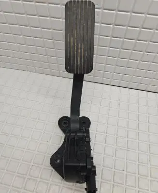KIA Ceed Accelerator throttle pedal 32700
